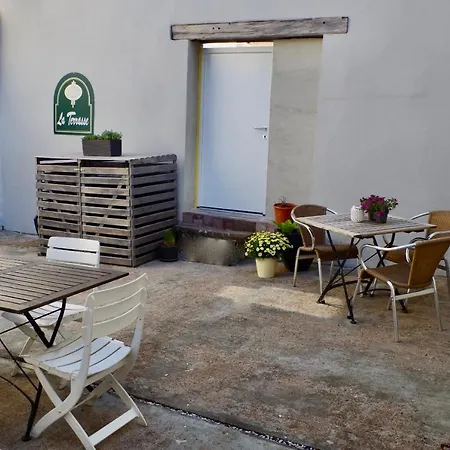 Wohnen Am Trierer Moselufer * ترير