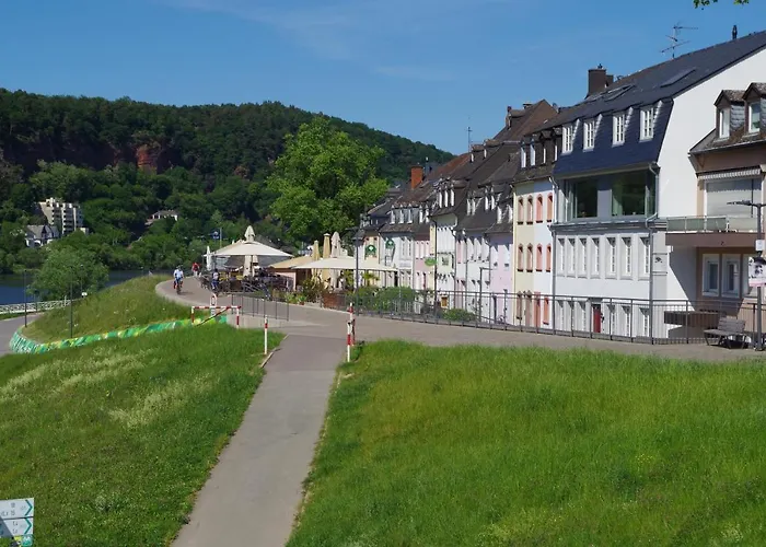 Appartement Wohnen Am Trierer Moselufer *